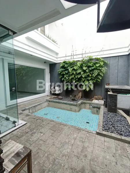 image RUMAH MEWAH INTERCON KEBON JERUK JAKARTA BARAT (8)