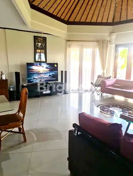 image RUMAH MEWAH VIEW LAUT (4)