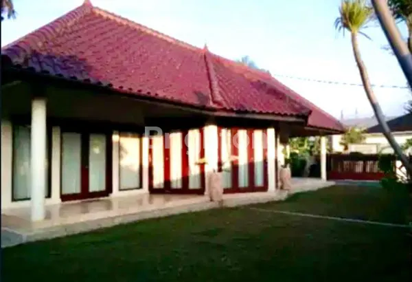image RUMAH MEWAH VIEW LAUT (8)