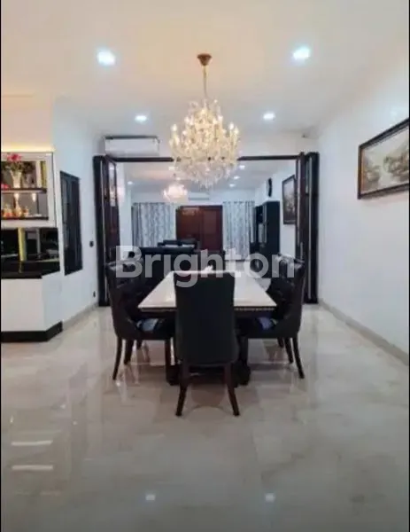 image RUMAH BAGUS DAN BESAR LOKASI PREMIUM 3 LANTAI DI SUTERA ALBA ALAM SUTERA TANGERANG (2)