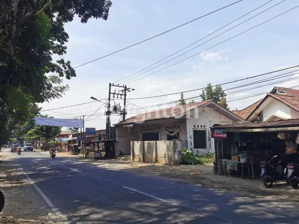 image TANAH HOEK BONUS BANGUNAN TUA (2)