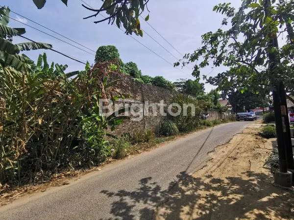 image TANAH HOEK BONUS BANGUNAN TUA (5)