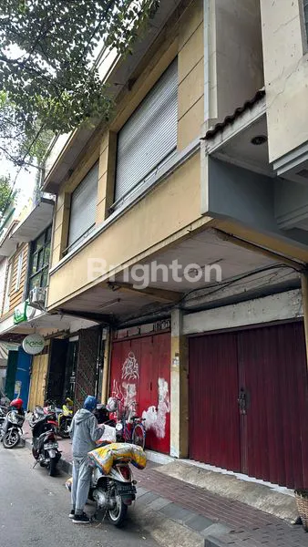 image RUKO / RUANG USAHA 3 LANTAI AREA STRATEGIS SLAMET RIYADI SOLO SURAKARTA (2)