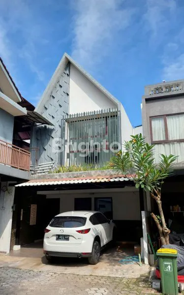 JUAL CEPAT RUMAH HOOK 2 LANTAI PONDOK LABU JAKARTA SELATAN