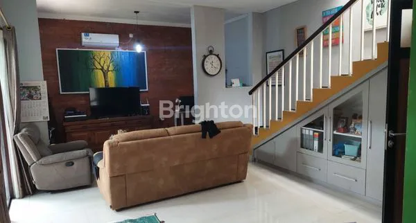 image JUAL CEPAT RUMAH HOOK 2 LANTAI PONDOK LABU JAKARTA SELATAN (3)