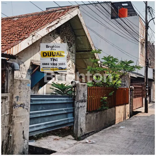 image RUMAH TUA JELAMBAR HITUNG TANAH  BEBAS BANJIR (1)