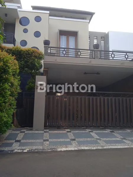 image RUMAH MEWAH & BESAR KOMPLIT KOLAM RENANG DITENGAH KOTA PESONA KAYANGAN DEPOK (1)