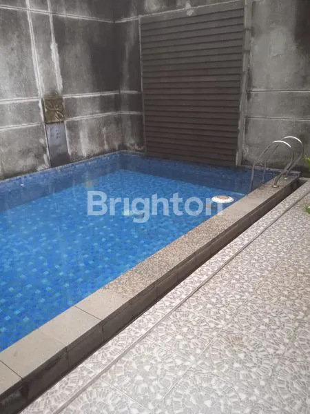 image RUMAH MEWAH & BESAR KOMPLIT KOLAM RENANG DITENGAH KOTA PESONA KAYANGAN DEPOK (8)