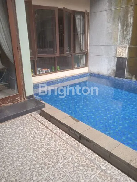 image RUMAH MEWAH & BESAR KOMPLIT KOLAM RENANG DITENGAH KOTA PESONA KAYANGAN DEPOK (7)