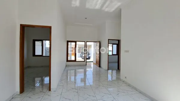 image RUMAH CANTIK SIAP HUNI DI PERUM TENGAH KOTA DEPOK (3)