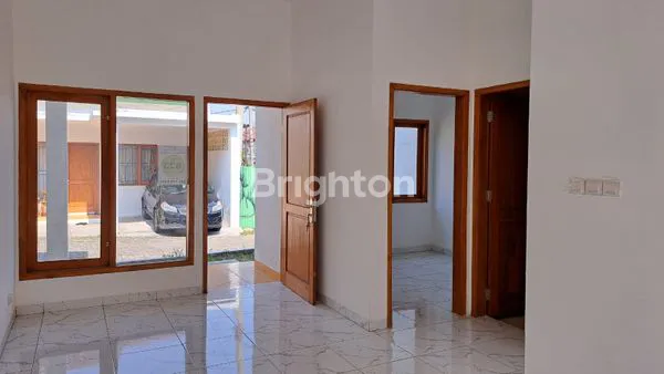 image RUMAH CANTIK SIAP HUNI DI PERUM TENGAH KOTA DEPOK (4)
