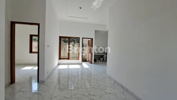 image RUMAH CANTIK SIAP HUNI DI PERUM TENGAH KOTA DEPOK (5)