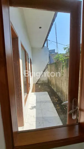 image RUMAH CANTIK SIAP HUNI DI PERUM TENGAH KOTA DEPOK (7)