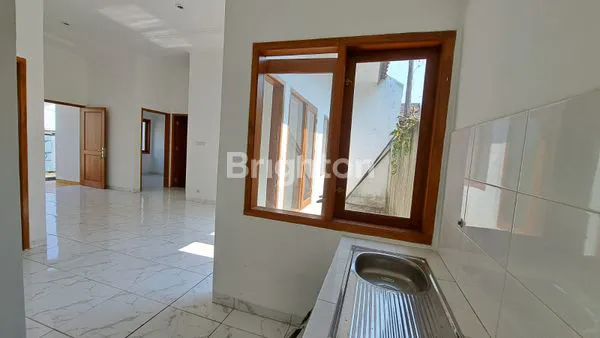 image RUMAH CANTIK SIAP HUNI DI PERUM TENGAH KOTA DEPOK (6)