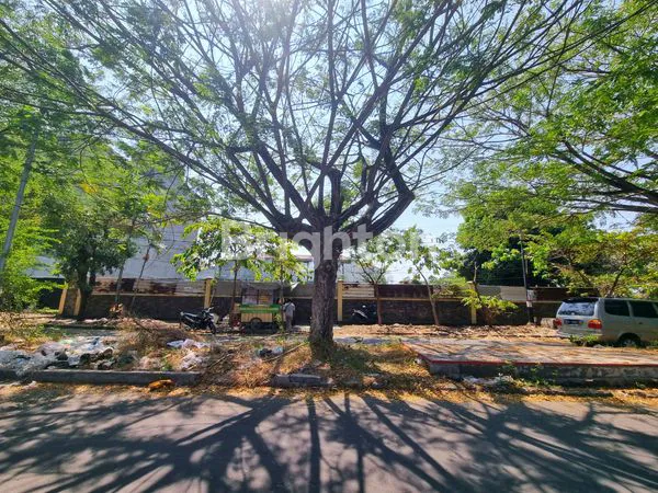 image TANAH KAVLING RAYA DARMO PERMAI 3 HOOK PUNCAK PERMAI DEKAT HOKKY SUPERMARKET, PASAR MODERN, SWIMMING FITNESS CENTER, MALL, JALAN TOL, PUSAT BISNIS DAN KOMERSIAL (3)