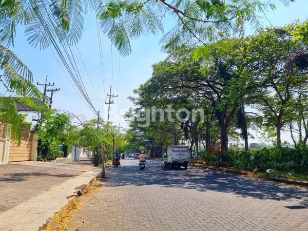 image TANAH KAVLING RAYA DARMO PERMAI 3 HOOK PUNCAK PERMAI DEKAT HOKKY SUPERMARKET, PASAR MODERN, SWIMMING FITNESS CENTER, MALL, JALAN TOL, PUSAT BISNIS DAN KOMERSIAL (4)