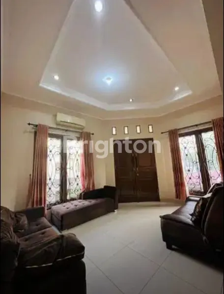 image RUMAH MEWAH DAN LUAS 2 LANTAI DI KAYU PUTIH, PULO GADUNG, JAKARTA TIMUR  EC29-724 (5)