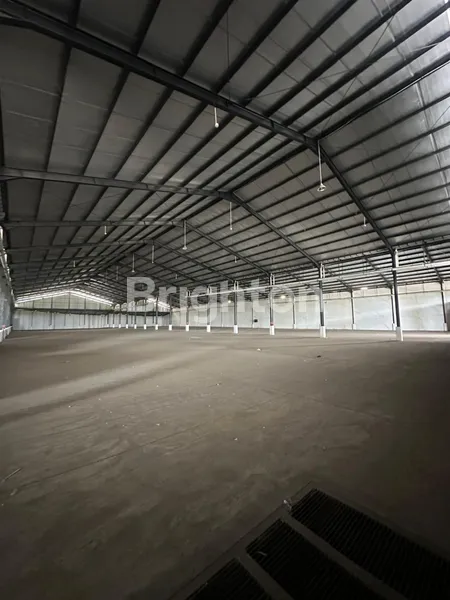 image GUDANG NOL JALAN AREA ROMOKALISARI ROW LEBAR PERGUDANGAN PRIBADI SIAP PAKAI DEKAT TOL AKSES KONTAINER READY BEBERAPA OPSI (2)