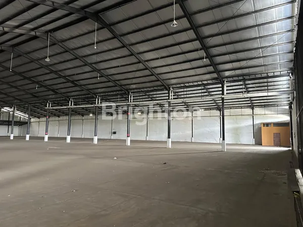 image GUDANG NOL JALAN AREA ROMOKALISARI ROW LEBAR PERGUDANGAN PRIBADI SIAP PAKAI DEKAT TOL AKSES KONTAINER READY BEBERAPA OPSI (6)