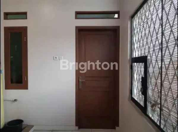 image DIJUAL CEPAT RUMAH 2LANTAI CIPONDOH (8)