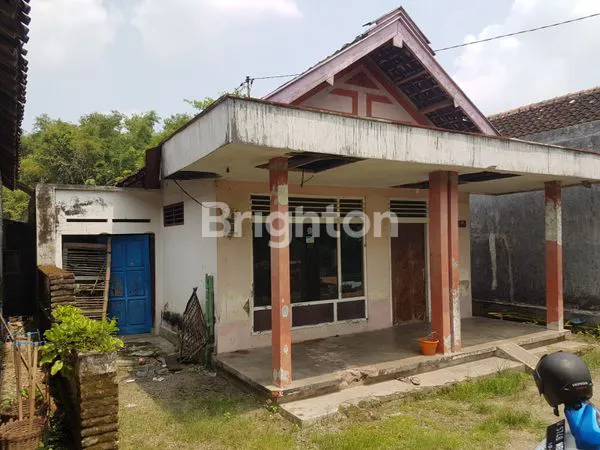 RUMAH HITUNG TANAH, JALAN MAWAR, PEDUKUHAN MAIJO, DESA JATIWATES, KEC. TEMBELANG, KAB. JOMBANG