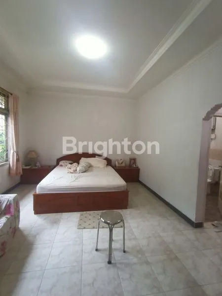 image RUMAH NYAMAN 2 LANTAI COCOK UNTUK KELUARGA BESAR ATAU KOST- KOSTAN DI LOKASI STRATEGIS (5)