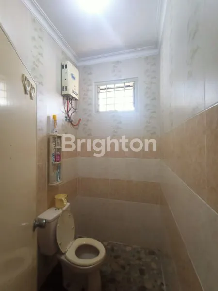 image RUMAH NYAMAN 2 LANTAI COCOK UNTUK KELUARGA BESAR ATAU KOST- KOSTAN DI LOKASI STRATEGIS (8)