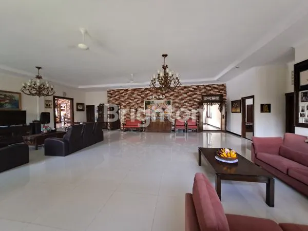 image RUMAH MEWAH RASA VILA DI PERUMAHAN PUPUK (1)