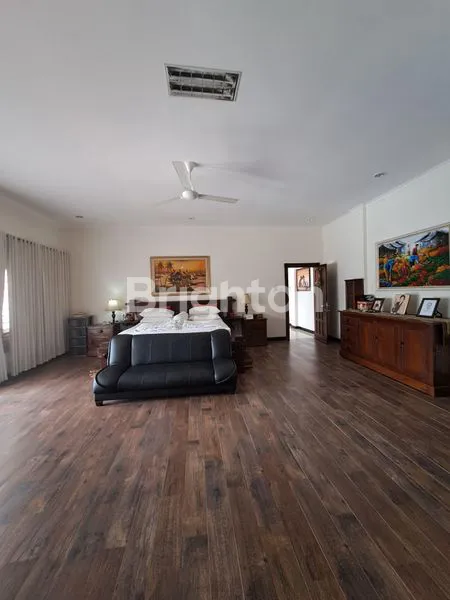 image RUMAH MEWAH RASA VILA DI PERUMAHAN PUPUK (6)