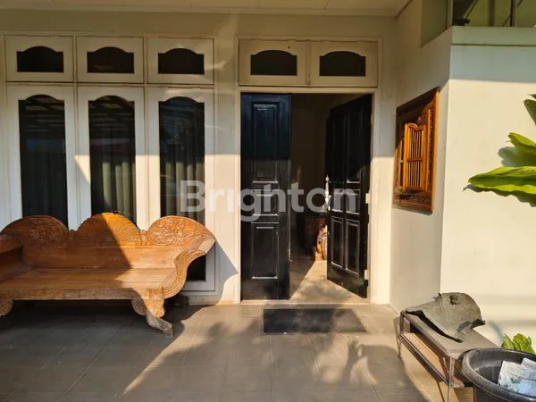 image RUMAH HOEK COCOK UNTUK KELUARGA BESAR & DALAMNYA RAPI DI RAGUNAN, SWIM POOL, BANGUNAN 2 LANTAI  (2)