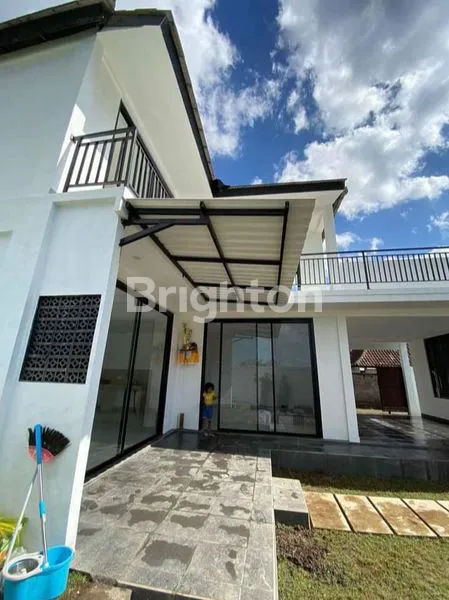 image VILLA CANTIK BARU 2 LANTAI DEKAT UBUD, 4 KAMAR TIDUR, VIEW SAWAH DI SUKAWATI GIANYAR (2)