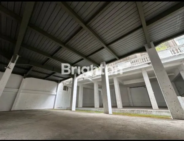 image RUKO STRATEGIS DI TENGAH KOTA SOLO!! LOKASI PREMIUM SERTA COCOK UTK USAHA APA SAJA (3)