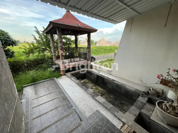 image RUMAH 2 LANTAI SUDAH RENOVASI DI LA DIVA GREENHILL MENGANTI GRESIK (5)