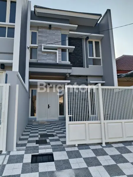 image RUMAH MINIMALIS GRESS 2 LANTAI TENGAH KOTA NGINDEN (1)