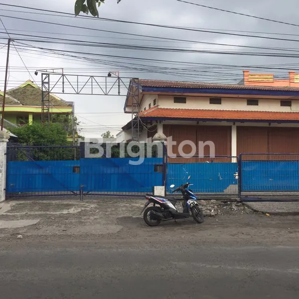 image GUDANG + TOKO PADAT PENDUDUK (1)