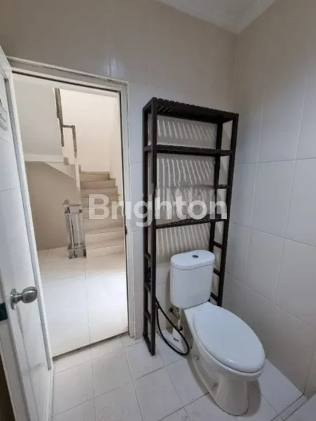 image RUMAH HOKI BARU 3 LANTAI DI PALM 3 RESIDENCE DURI KEPA JAKARTA BARAT (5)