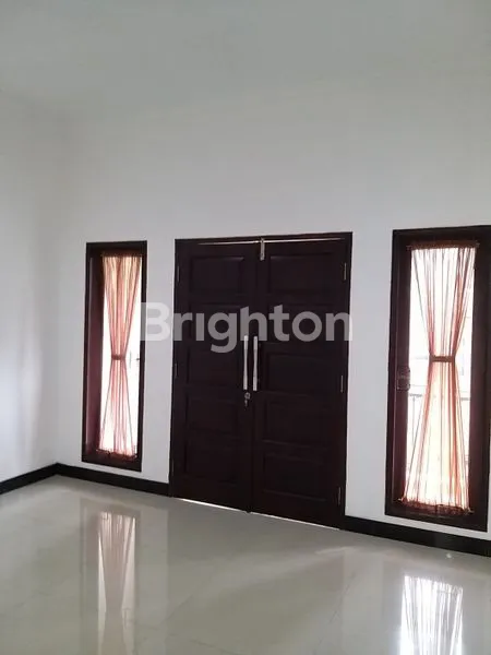 image RUMAH CANTIK TERAWAT  (5)