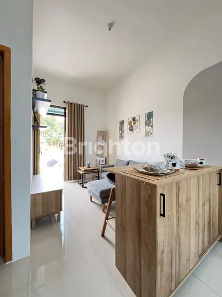 image RUMAH MERAH MATA TERBAIK DI KELASNYA (3)