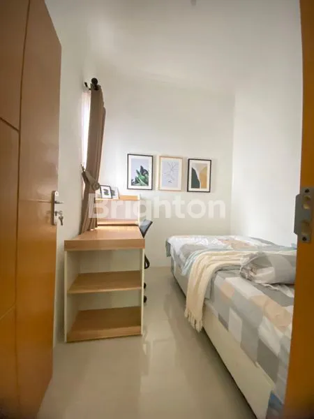 image RUMAH MERAH MATA TERBAIK DI KELASNYA (4)