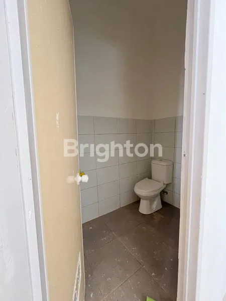 image RUMAH MERAH MATA TERBAIK DI KELASNYA (6)