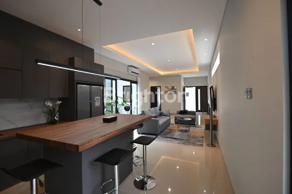 image RUMAH BARU, BANGUNAN MANDIRI, FURNISHED, MEWAH, KENCANA LOKA, BSD CITY (3)