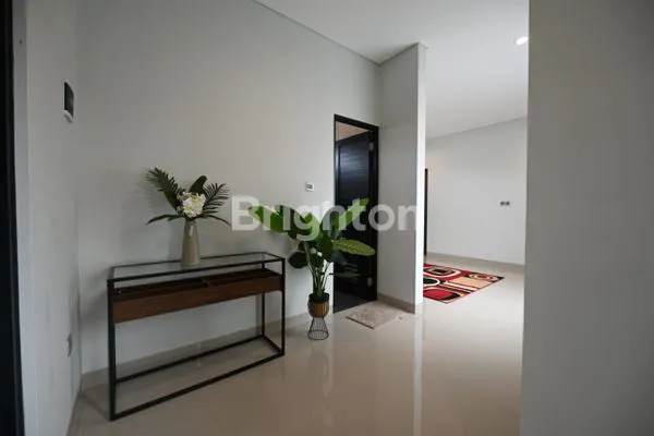 image RUMAH BARU, BANGUNAN MANDIRI, FURNISHED, MEWAH, KENCANA LOKA, BSD CITY (6)