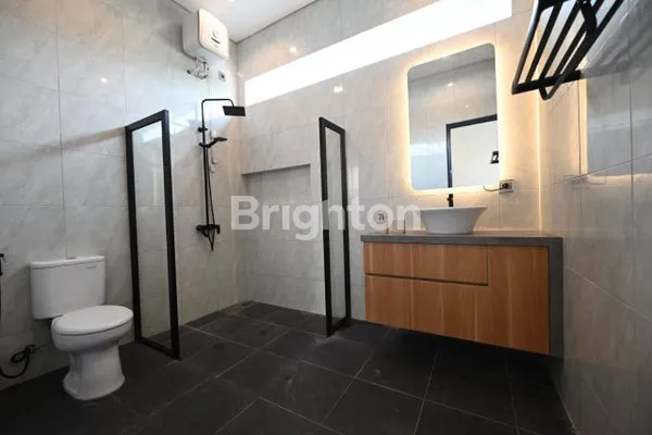 image RUMAH BARU, BANGUNAN MANDIRI, FURNISHED, MEWAH, KENCANA LOKA, BSD CITY (5)