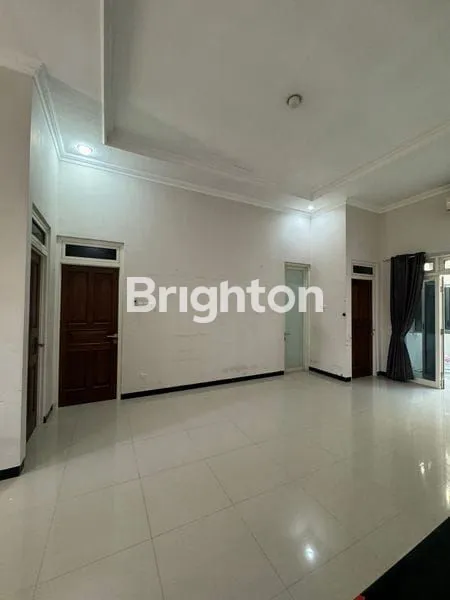 image RUMAH BAGUS TERAWAT MANYAR TIRTOMOYO DEKAT MANYAR INDAH, MANYAR KARTIKA, MANYAR JAYA, MANYAR TIRTOYOSO, MANYAR TIRTOASRI, MANYAR TOMPOTIKA, MANYAR REJO, KLAMPIS WISMA MUKTI (4)