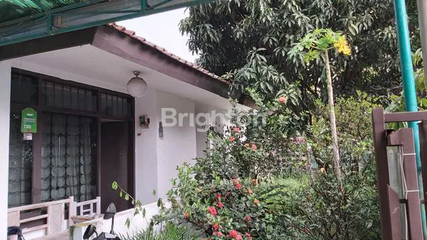 image RUMAH DENGAN LAHAN MASIH LUAS UNTUK RUMAH TUMBUH, DI DAERAH YANG ASRI (1)