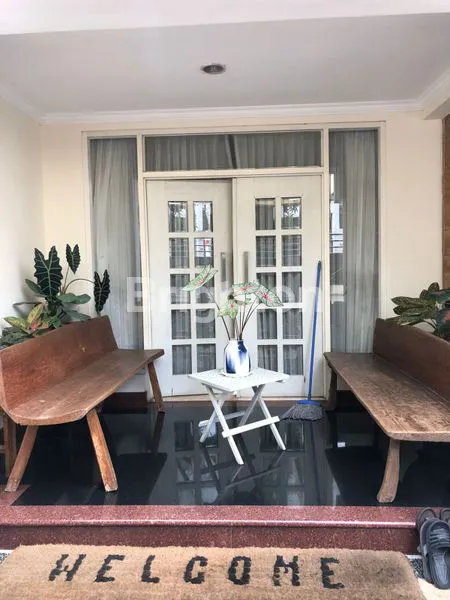 image RUMAH MINIMALIS 2 LANTAI WIYUNG HOOK (2)