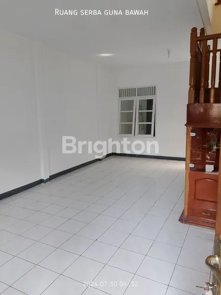 image RUMAH 2 LANTAI DI LOKASI ELITE SIAP HUNI BARU RENOVASI  (4)