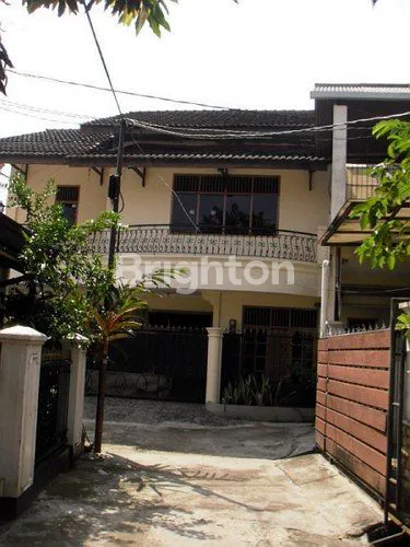 RUMAH 2 LANTAI DI KOMPLEK JATI PADANG BARU
