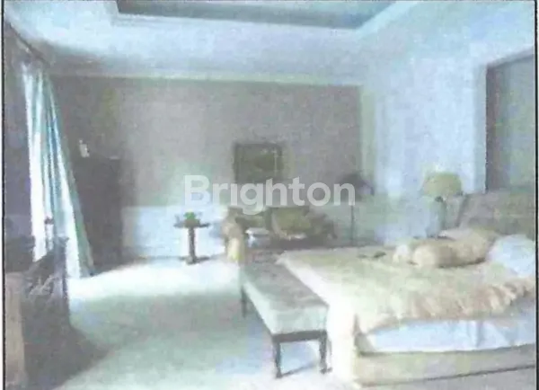 image RUMAH MEWAH TERAWAT 2 LANTAI ADA KOLAM RENANG DAERAH STRATEGIS DI MENTENG JAKARTA PUSAT (8)