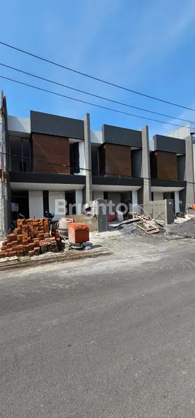 image RUMAH BARU GRESS SIAP HUNI DI RAYA  KUTISARI INDAH HANYA TERSEDIA 3 UNIT SAJA  (1)
